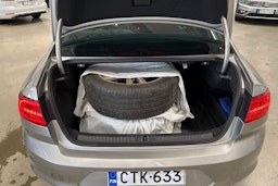 harmaa Volkswagen Passat 2015 kuva 14.