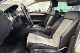 harmaa Volkswagen Passat 2015 kuva 18.