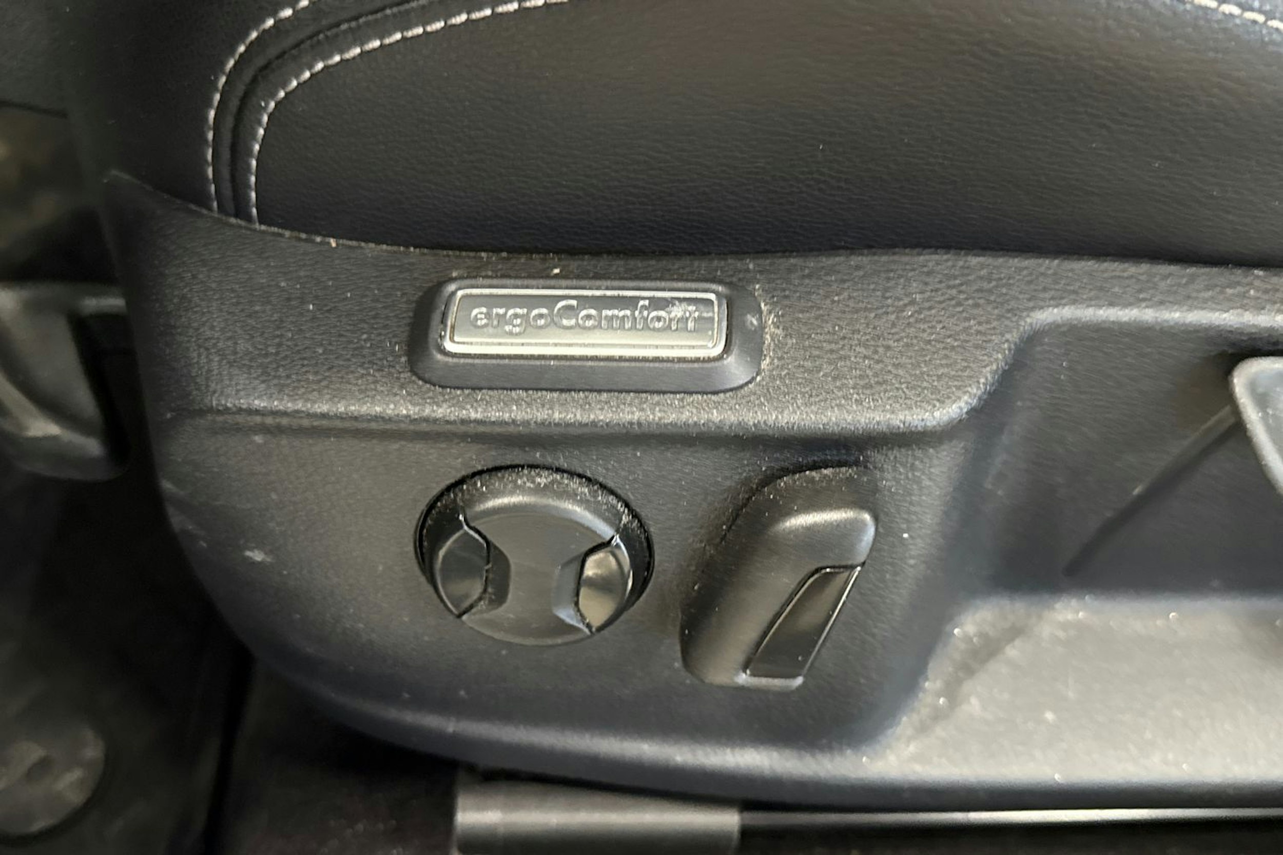 harmaa Volkswagen Passat 2015 kuva 19.