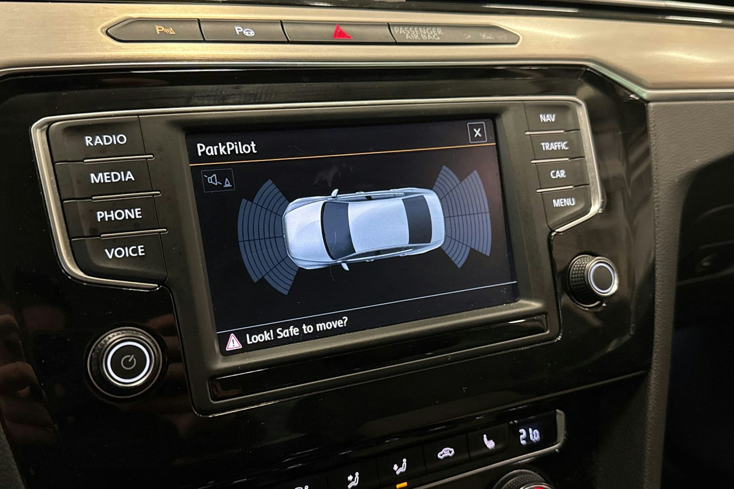 harmaa Volkswagen Passat 2015 kuva 25.