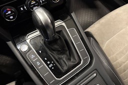 harmaa Volkswagen Passat 2015 kuva 30.