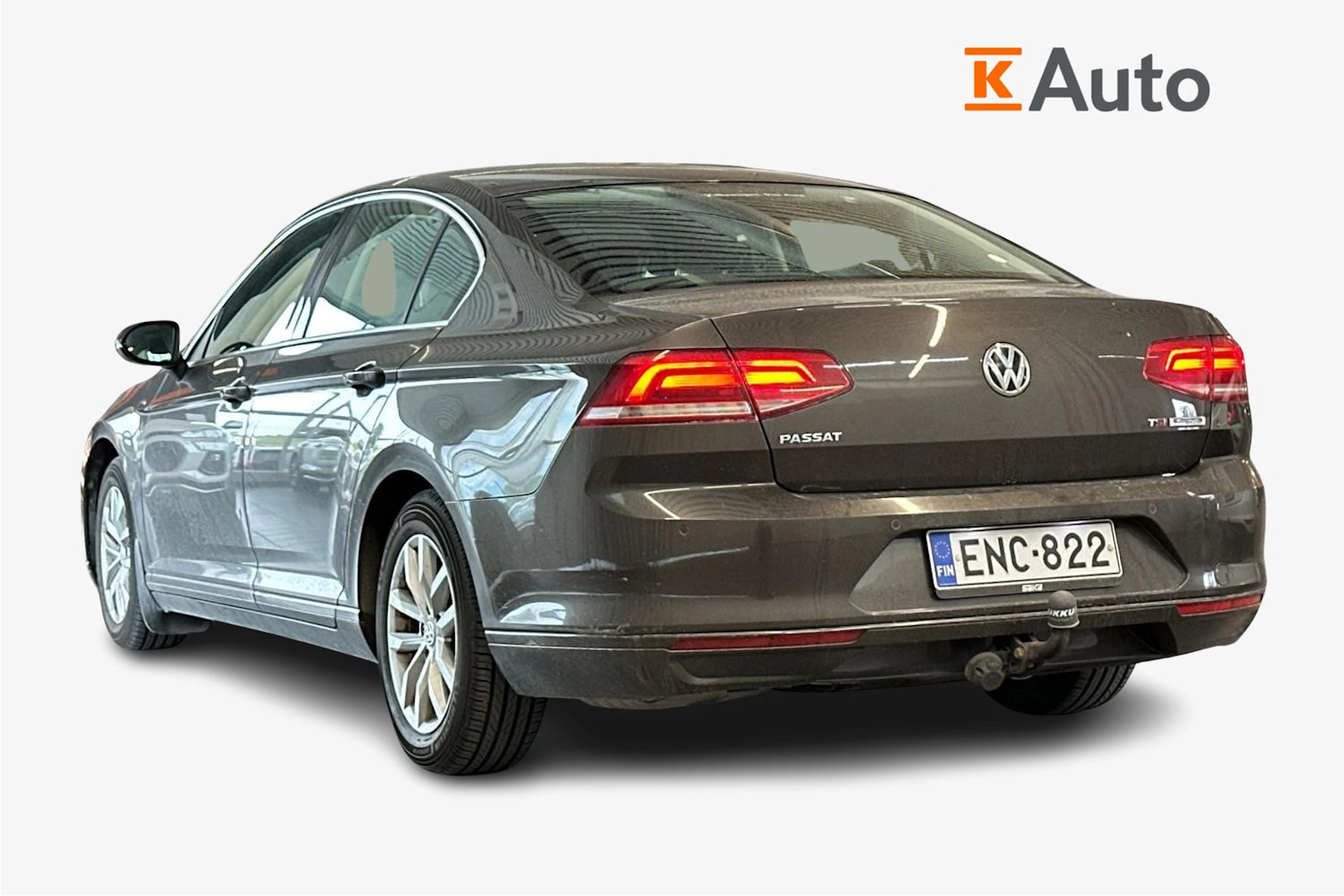 ruskea (beige) Volkswagen Passat 2015 kuva 2.