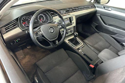 ruskea (beige) Volkswagen Passat 2015 kuva 3.