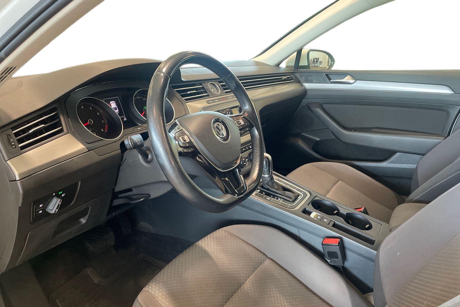 Volkswagen Passat 2015, kuva 6/25