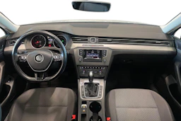 valkoinen Volkswagen Passat 2015 kuva 9.