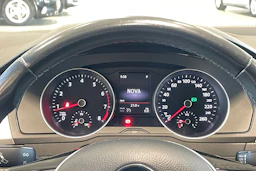 valkoinen Volkswagen Passat 2015 kuva 17.