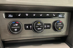 valkoinen Volkswagen Passat 2015 kuva 24.