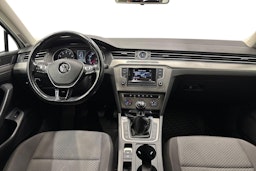 valkoinen Volkswagen Passat 2015 kuva 9.