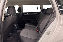 valkoinen Volkswagen Passat 2015 kuva 10.