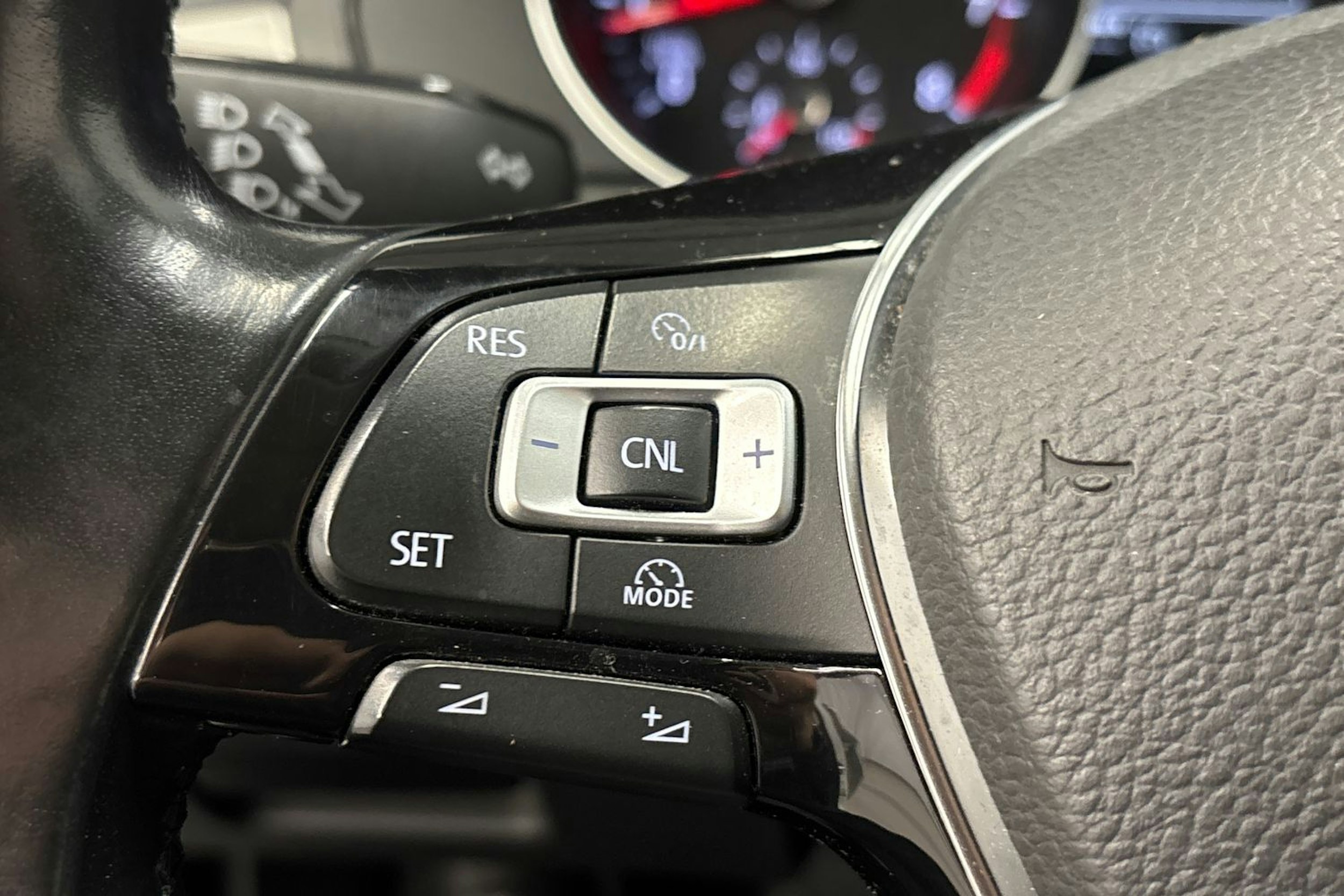 valkoinen Volkswagen Passat 2015 kuva 18.