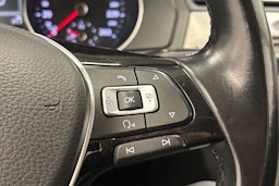 valkoinen Volkswagen Passat 2015 kuva 19.