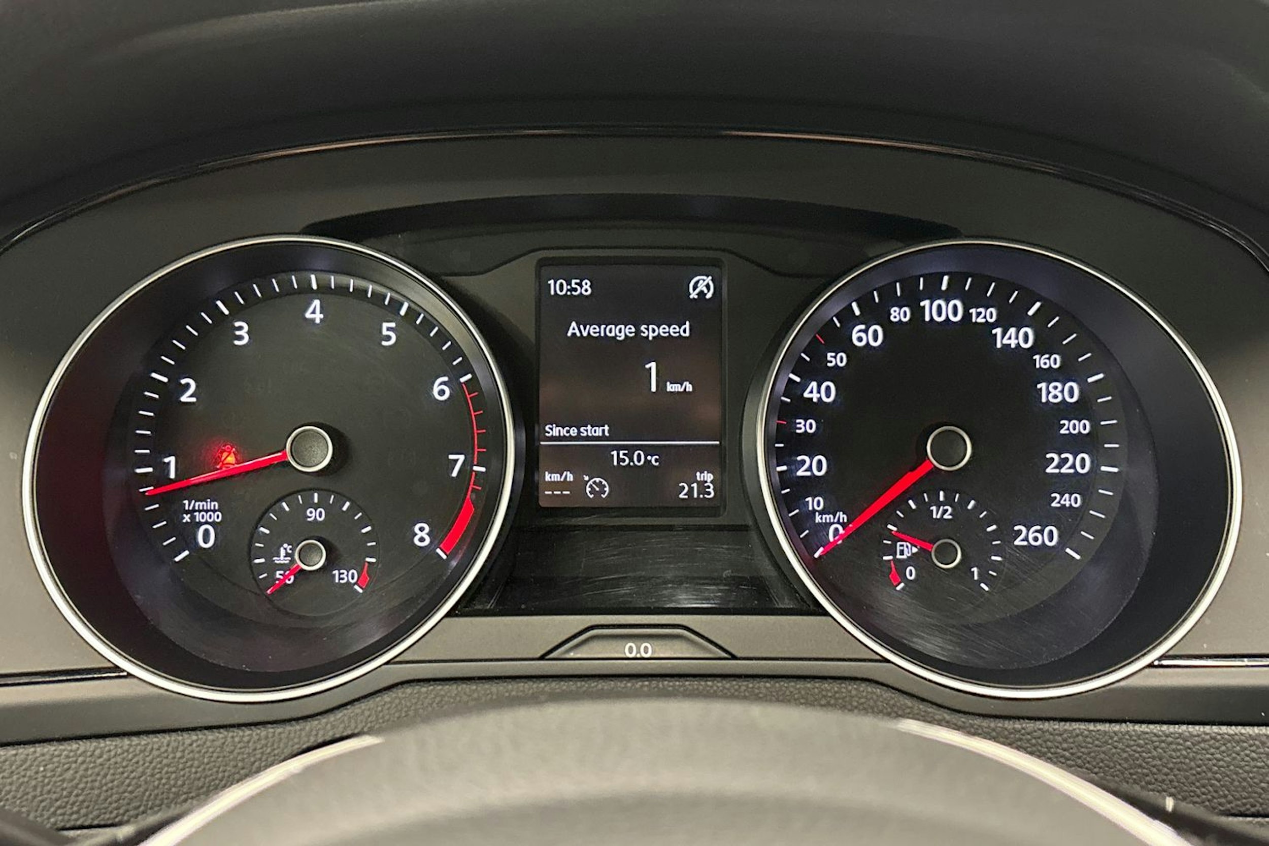 valkoinen Volkswagen Passat 2015 kuva 20.