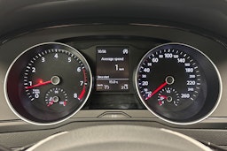 valkoinen Volkswagen Passat 2015 kuva 20.