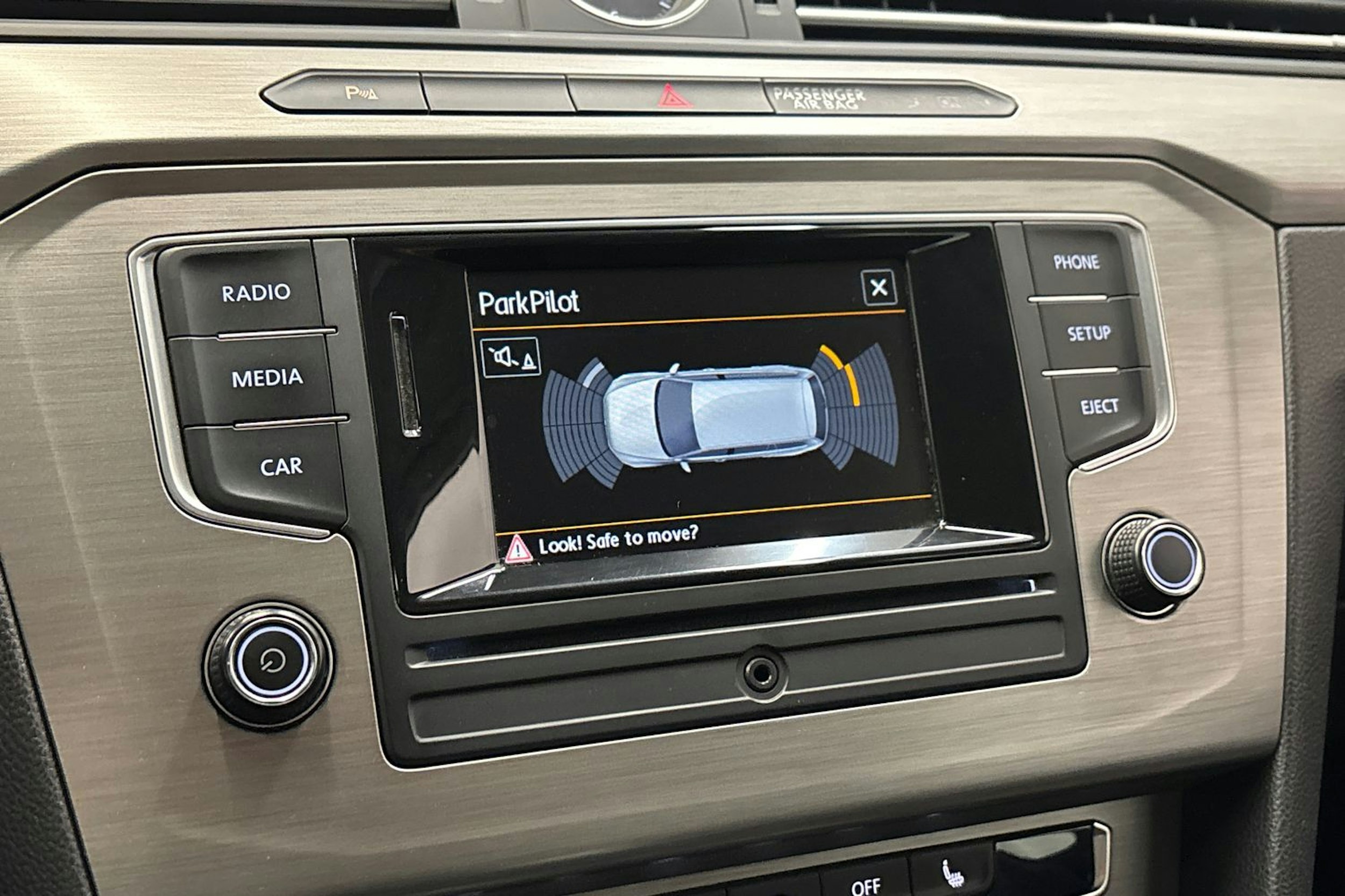 valkoinen Volkswagen Passat 2015 kuva 22.