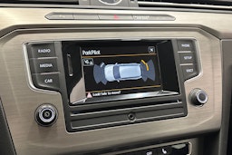 valkoinen Volkswagen Passat 2015 kuva 22.