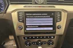 sininen Volkswagen Passat 2016 kuva 21.