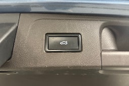 sininen Volkswagen Passat 2016 kuva 26.