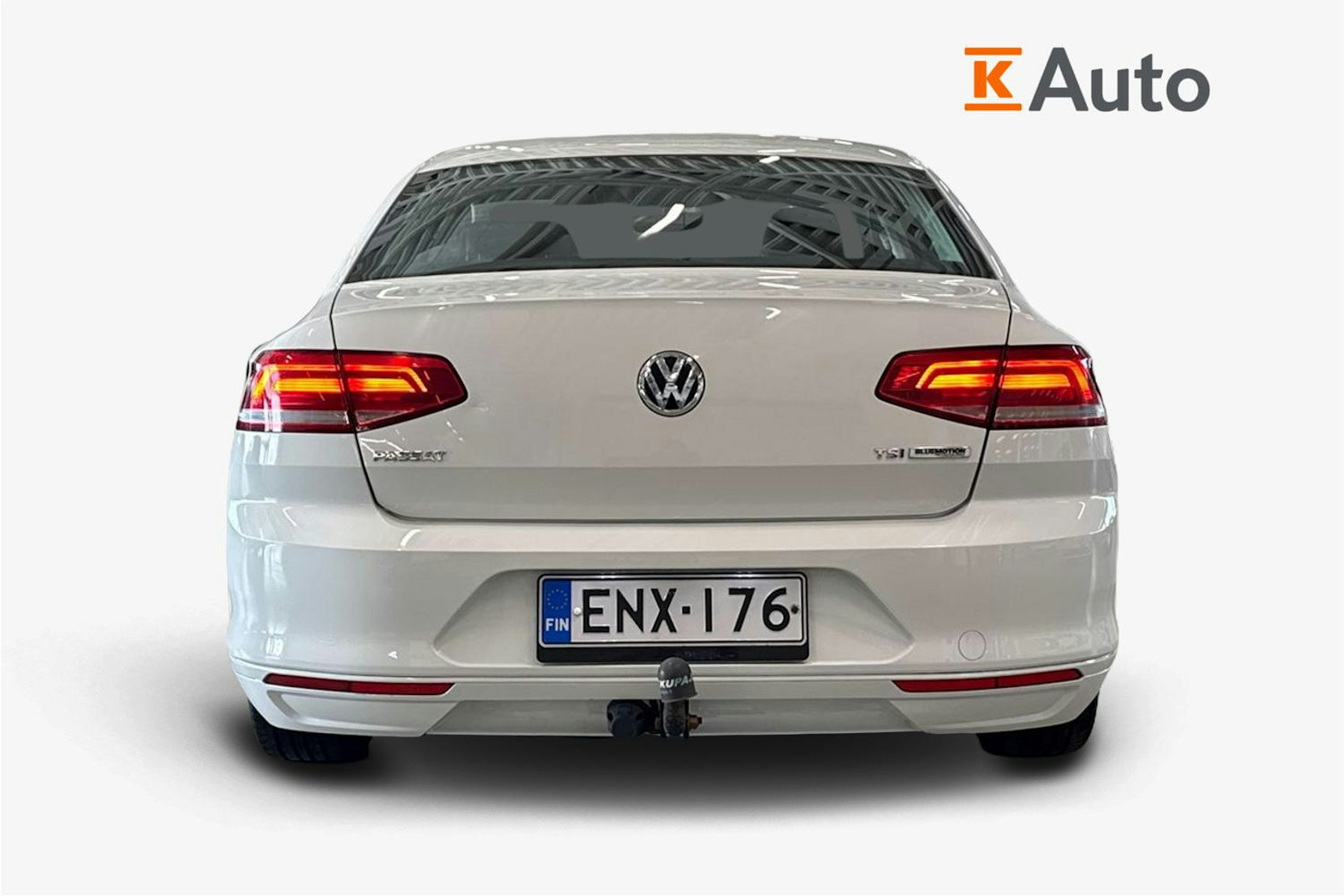 valkoinen Volkswagen Passat 2016 kuva 3.