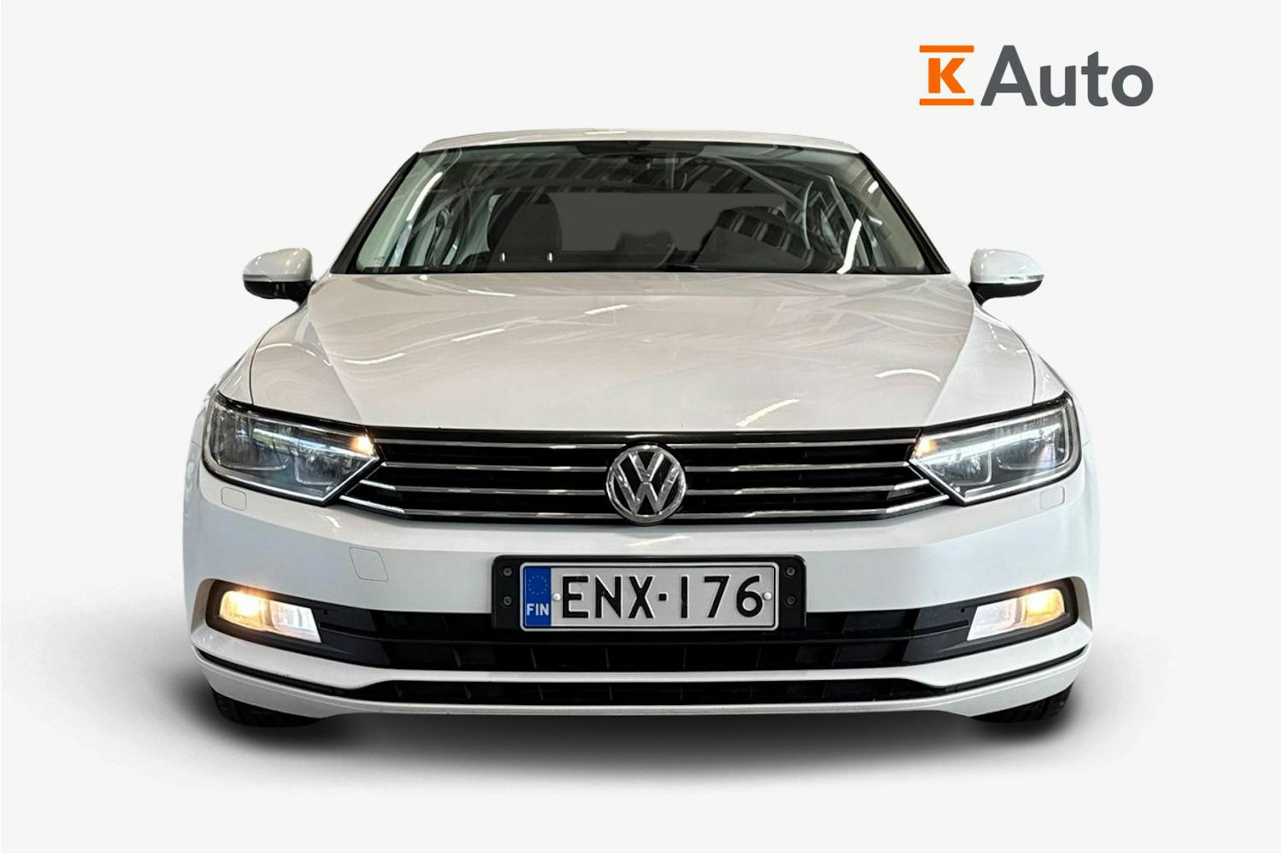 valkoinen Volkswagen Passat 2016 kuva 4.