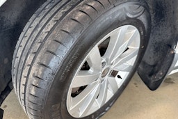valkoinen Volkswagen Passat 2016 kuva 10.