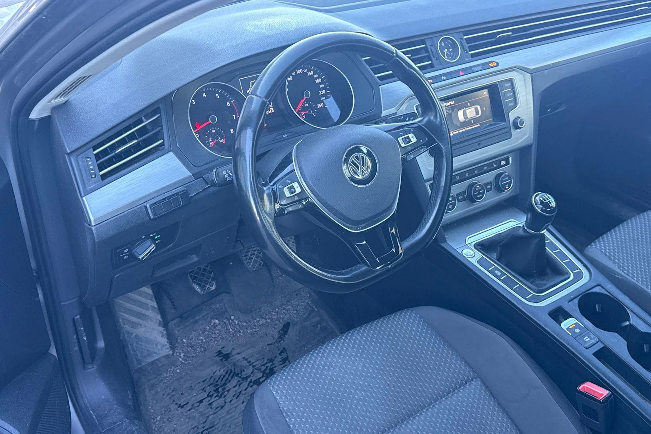 harmaa Volkswagen Passat 2015 kuva 3.