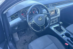 harmaa Volkswagen Passat 2015 kuva 3.
