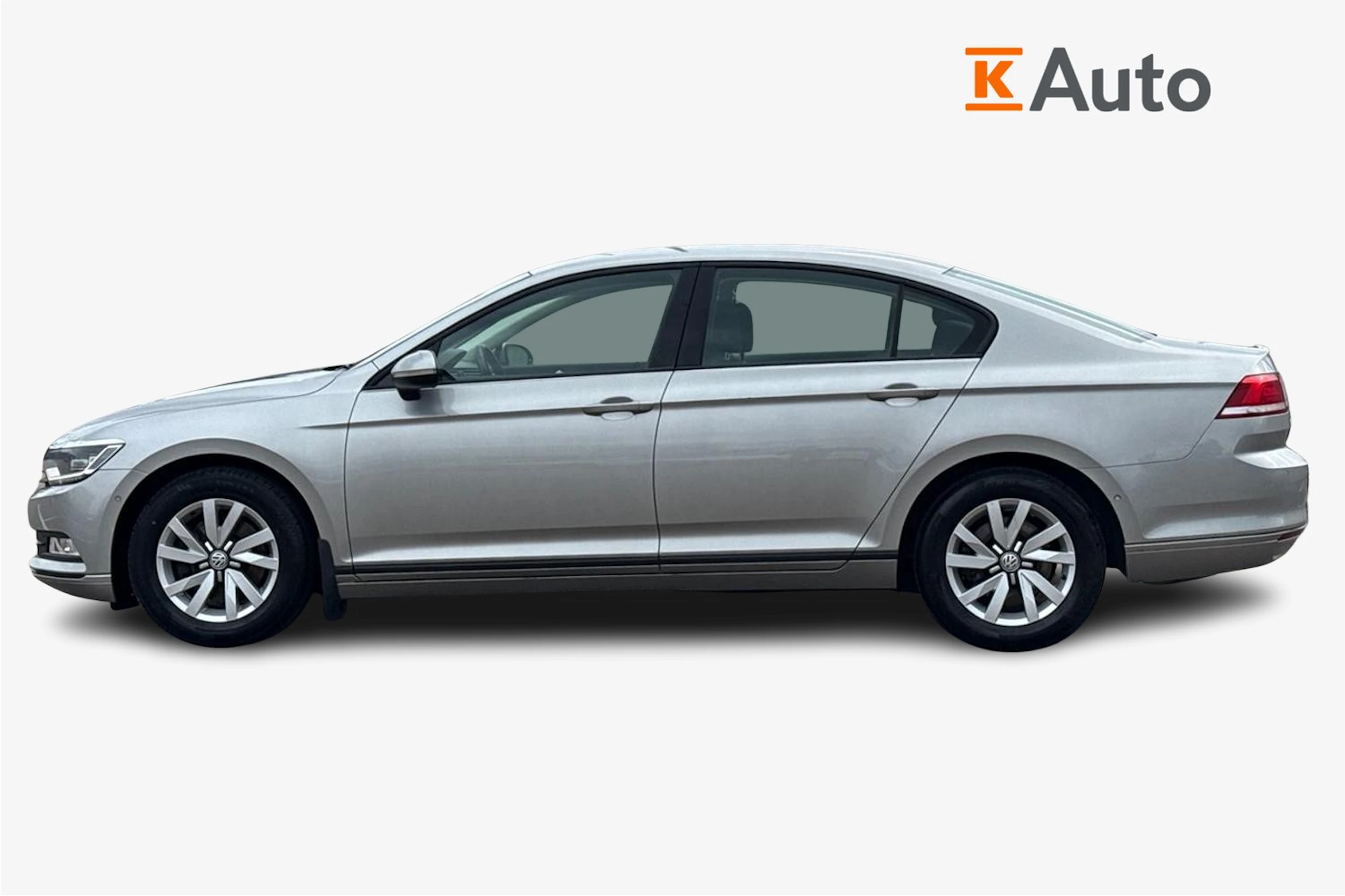 harmaa Volkswagen Passat 2015 kuva 7.