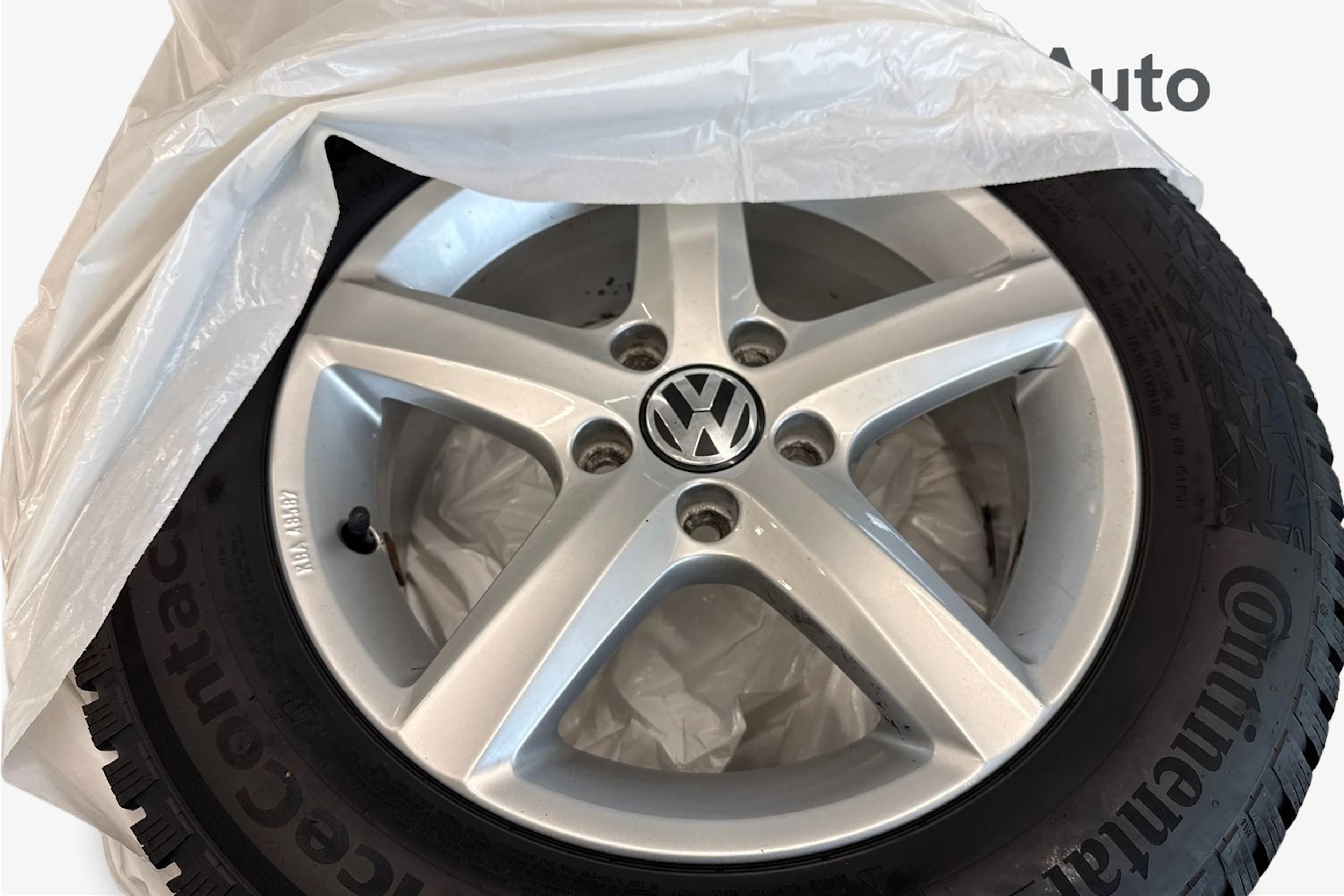 harmaa Volkswagen Passat 2015 kuva 12.