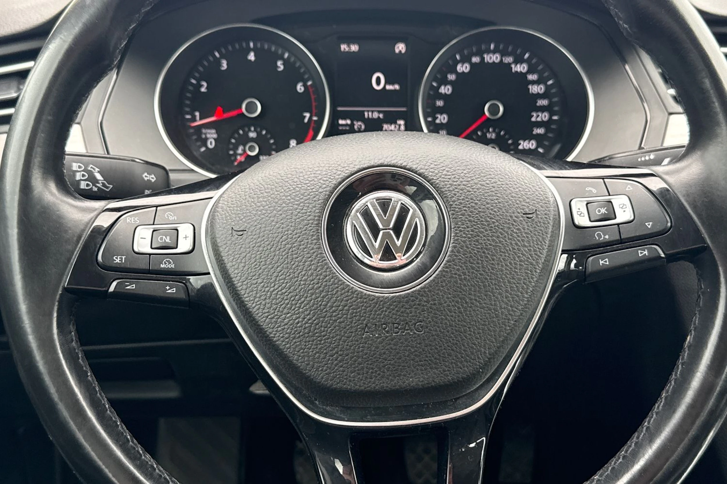 harmaa Volkswagen Passat 2015 kuva 15.