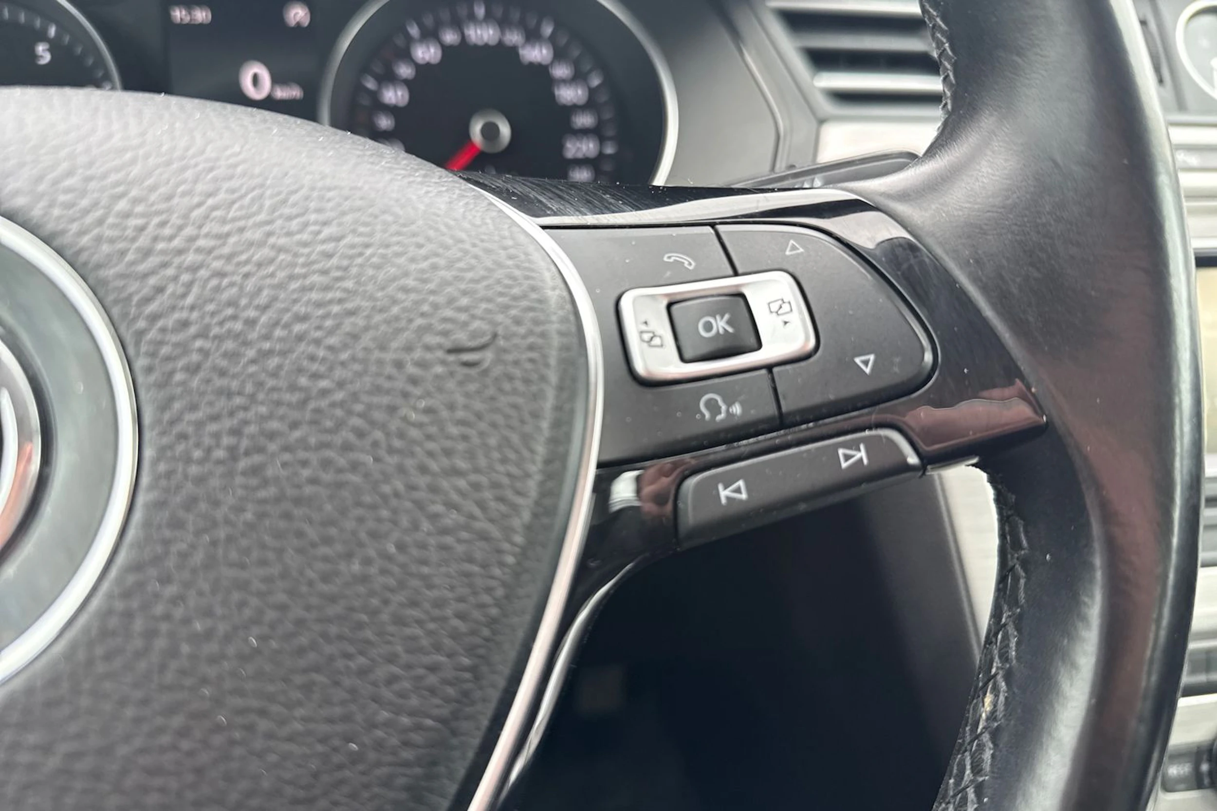 harmaa Volkswagen Passat 2015 kuva 17.