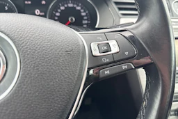 harmaa Volkswagen Passat 2015 kuva 17.