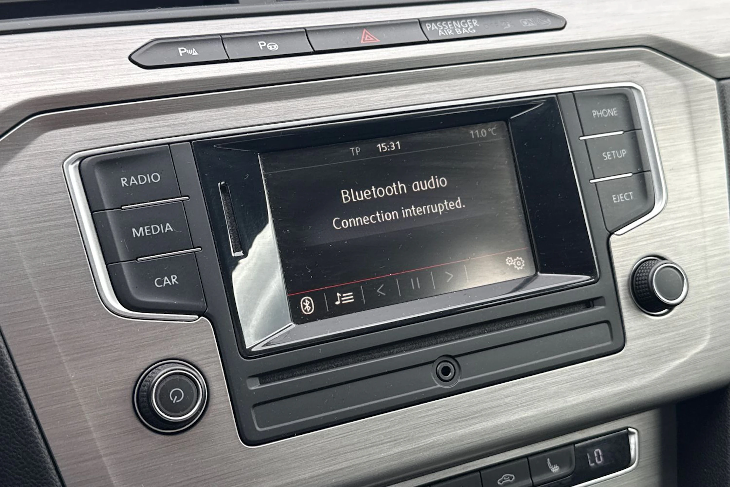 harmaa Volkswagen Passat 2015 kuva 18.