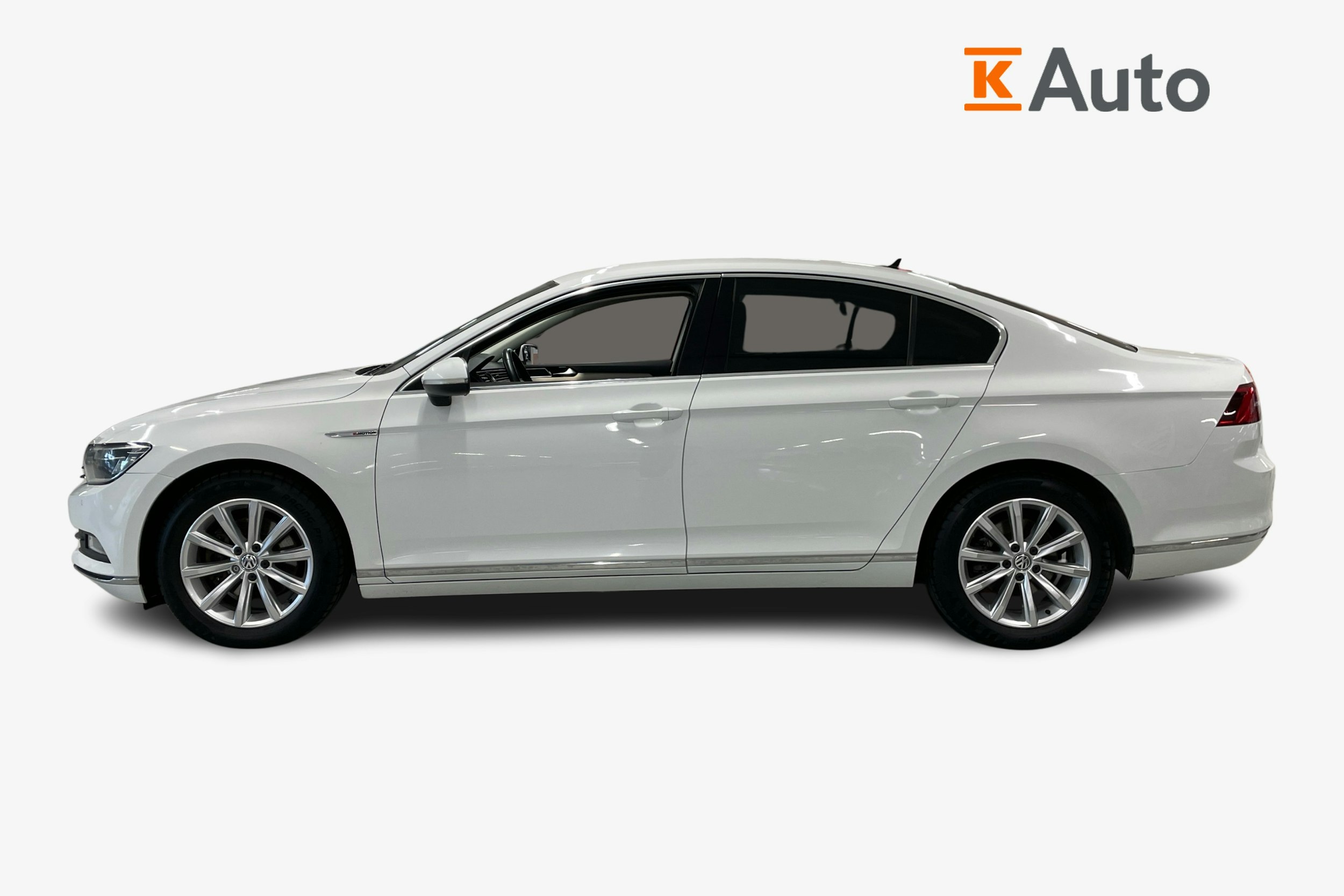 valkoinen Volkswagen Passat 2016 kuva 5.