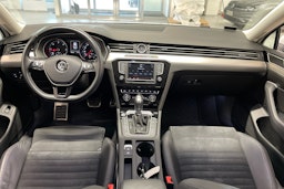 valkoinen Volkswagen Passat 2016 kuva 7.