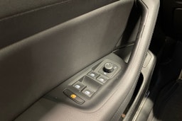 valkoinen Volkswagen Passat 2016 kuva 12.