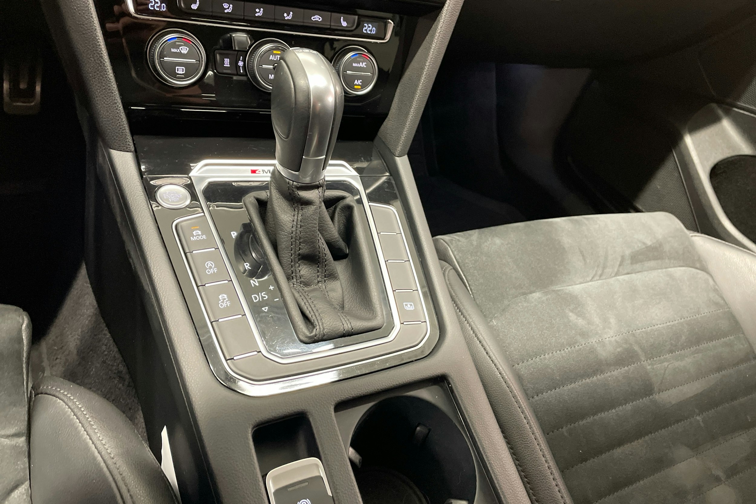 valkoinen Volkswagen Passat 2016 kuva 16.