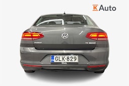 harmaa Volkswagen Passat 2015 kuva 3.