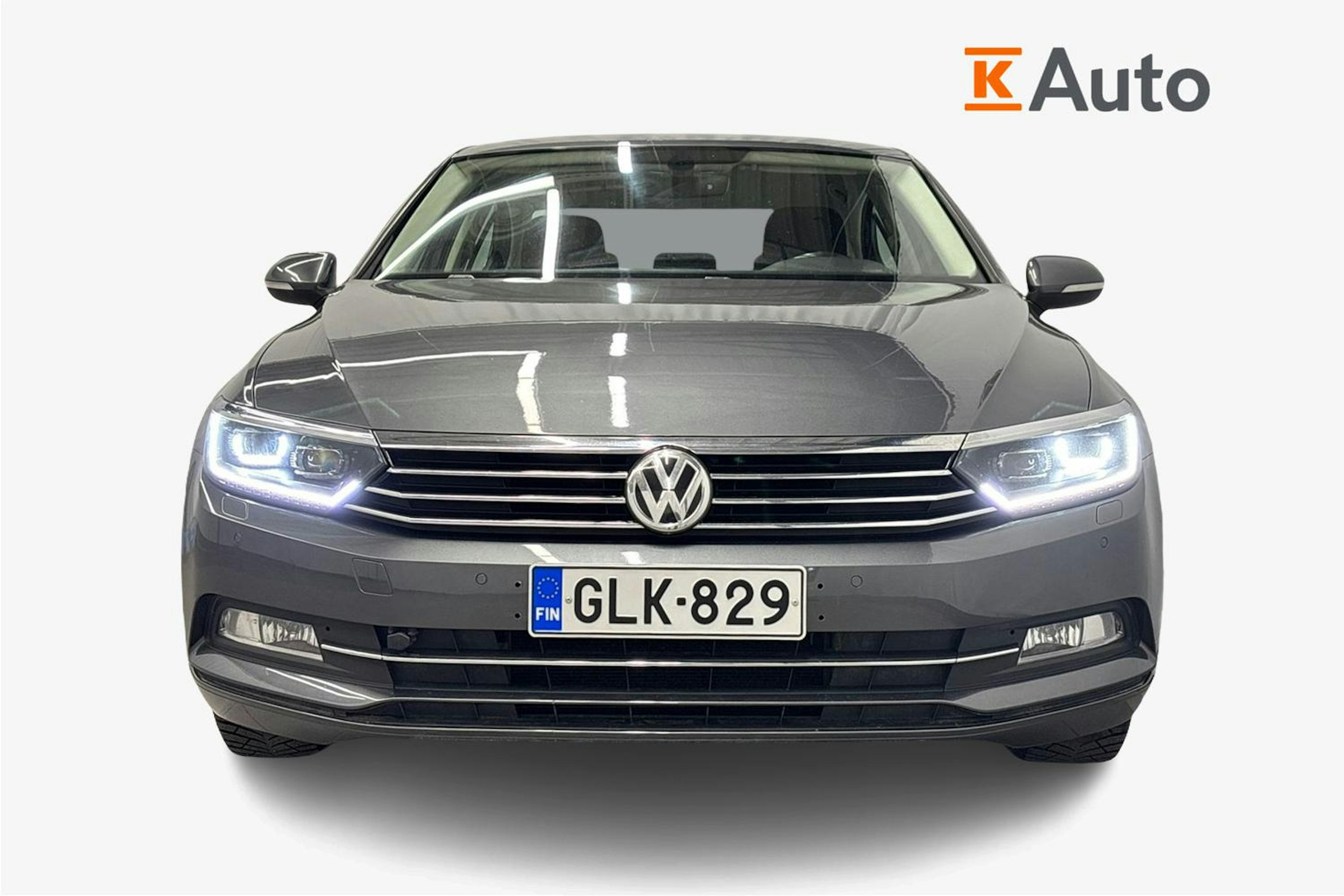 harmaa Volkswagen Passat 2015 kuva 5.