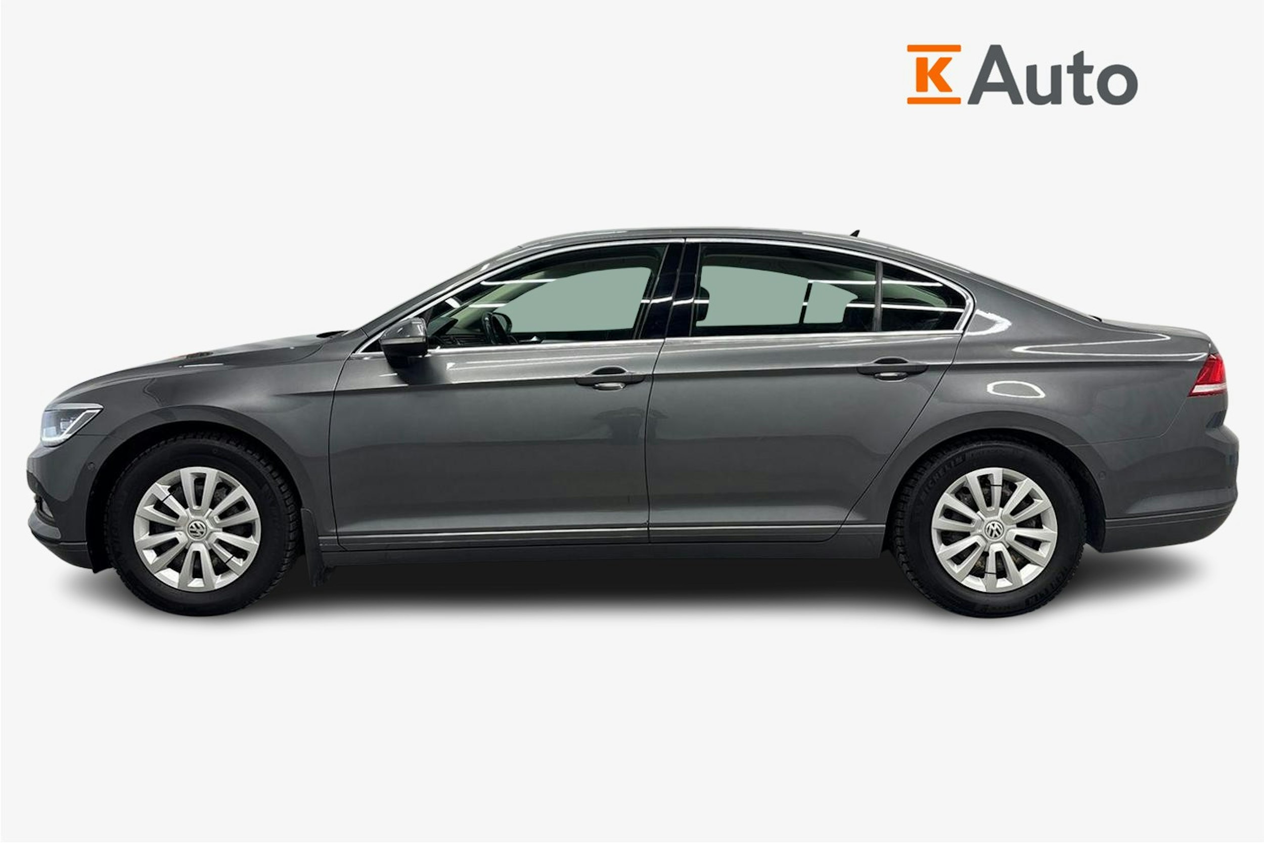 harmaa Volkswagen Passat 2015 kuva 6.