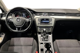 harmaa Volkswagen Passat 2015 kuva 9.