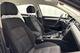 harmaa Volkswagen Passat 2015 kuva 15.