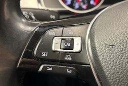 harmaa Volkswagen Passat 2015 kuva 20.