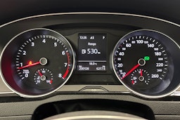 harmaa Volkswagen Passat 2015 kuva 22.