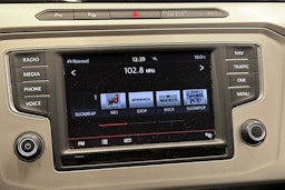 harmaa Volkswagen Passat 2015 kuva 23.