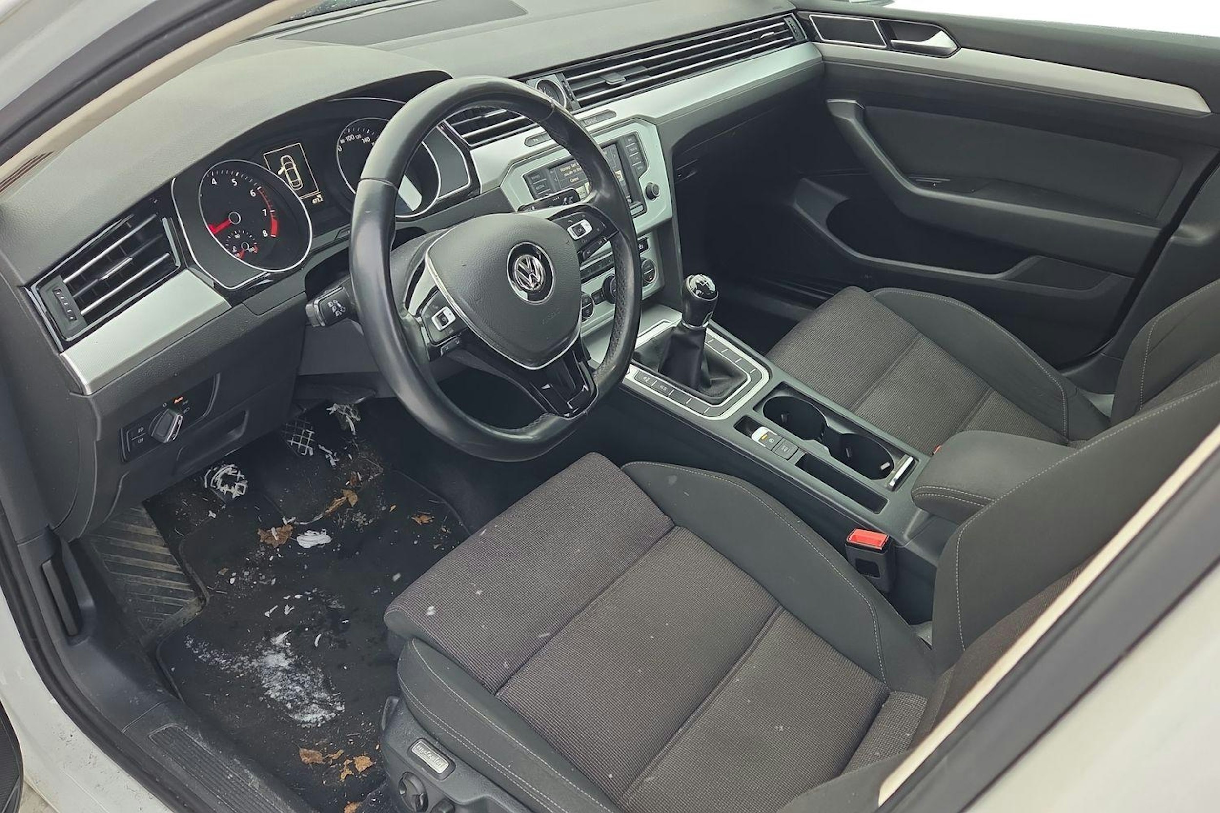 valkoinen Volkswagen Passat 2015 kuva 3.