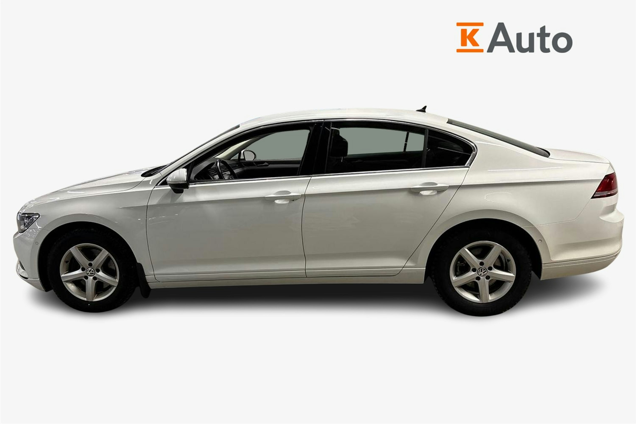 valkoinen Volkswagen Passat 2015 kuva 5.