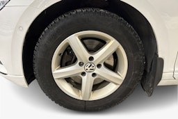 valkoinen Volkswagen Passat 2015 kuva 9.