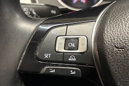 valkoinen Volkswagen Passat 2015 kuva 12.