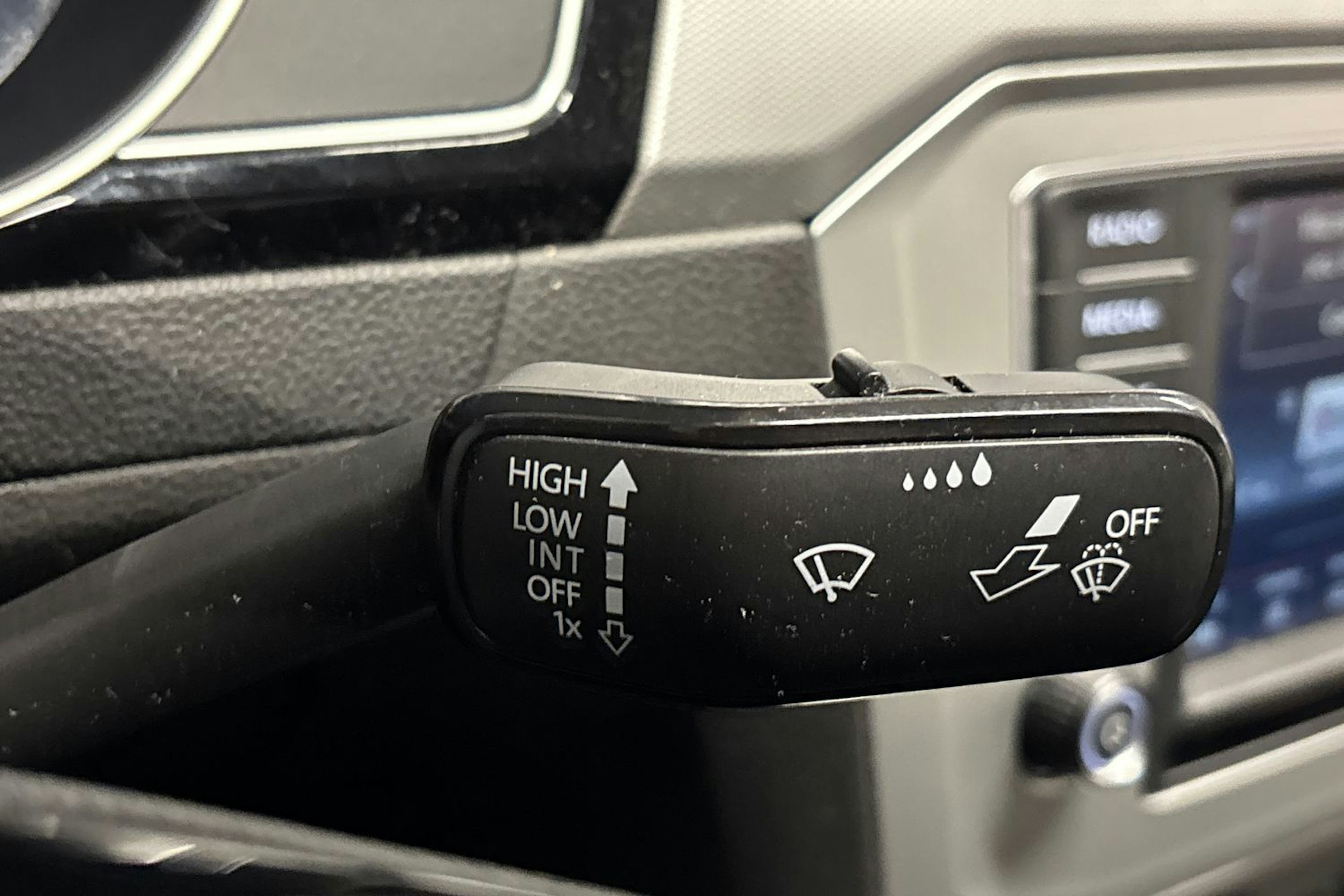 valkoinen Volkswagen Passat 2015 kuva 15.