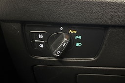 valkoinen Volkswagen Passat 2015 kuva 16.